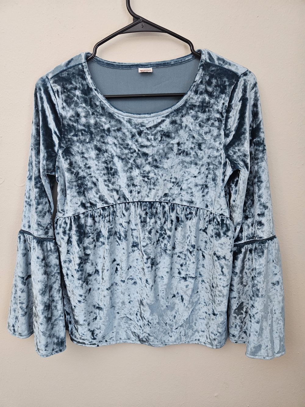 Arizona Jean Company Crushed Velvet Pale Green Bell Sleeve Tunic